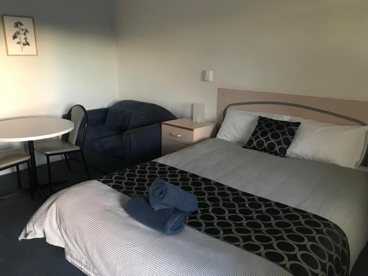 County Lodge Motor Inn Уест Уайлонг Екстериор снимка
