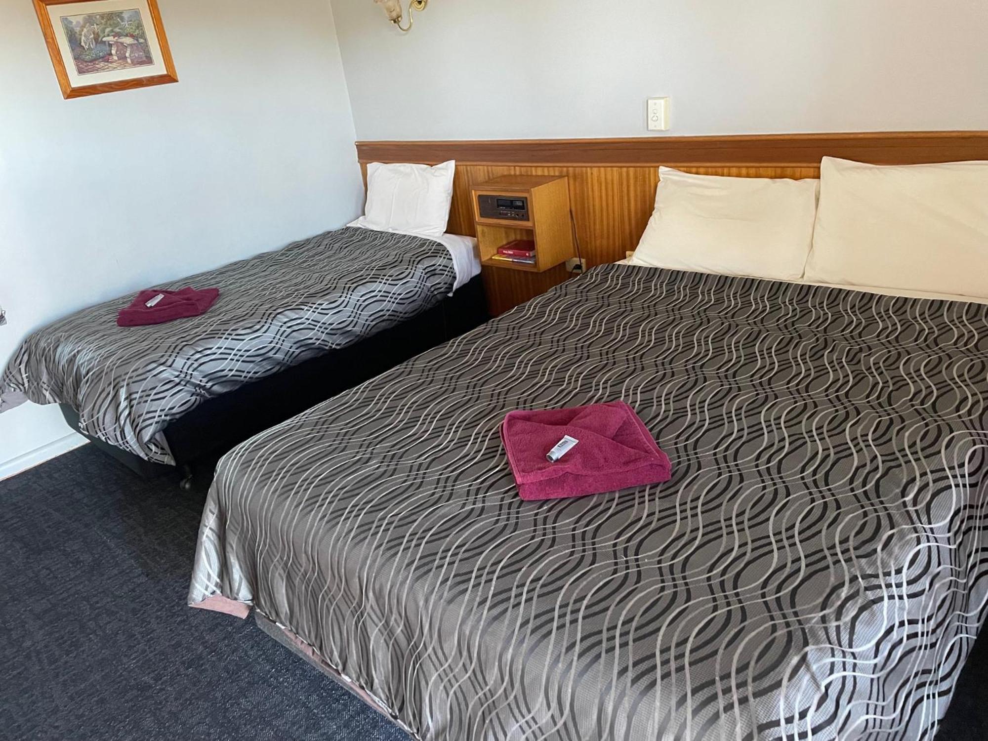 County Lodge Motor Inn Уест Уайлонг Екстериор снимка