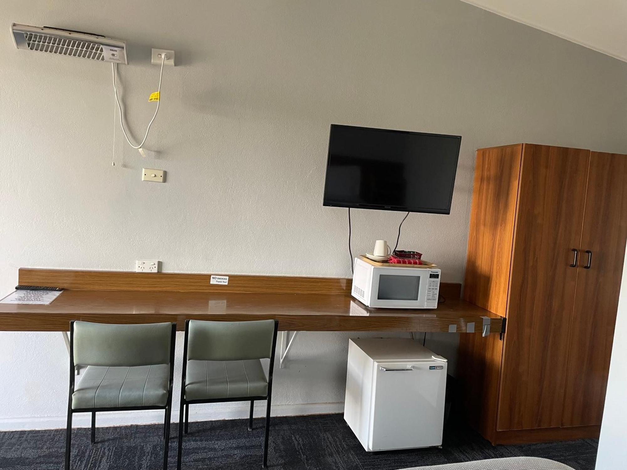 County Lodge Motor Inn Уест Уайлонг Екстериор снимка