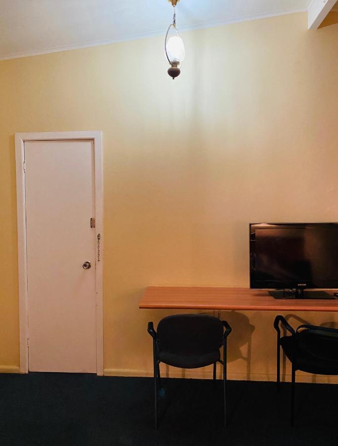 County Lodge Motor Inn Уест Уайлонг Екстериор снимка