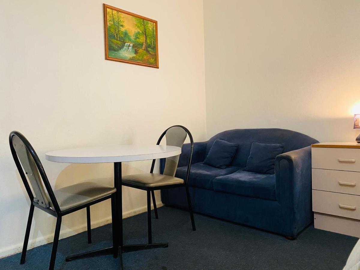 County Lodge Motor Inn Уест Уайлонг Екстериор снимка