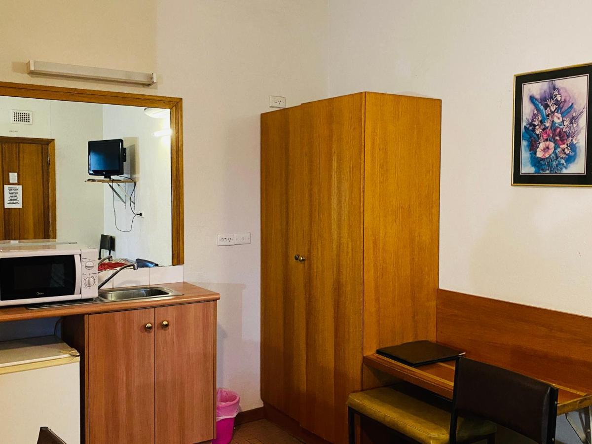 County Lodge Motor Inn Уест Уайлонг Екстериор снимка